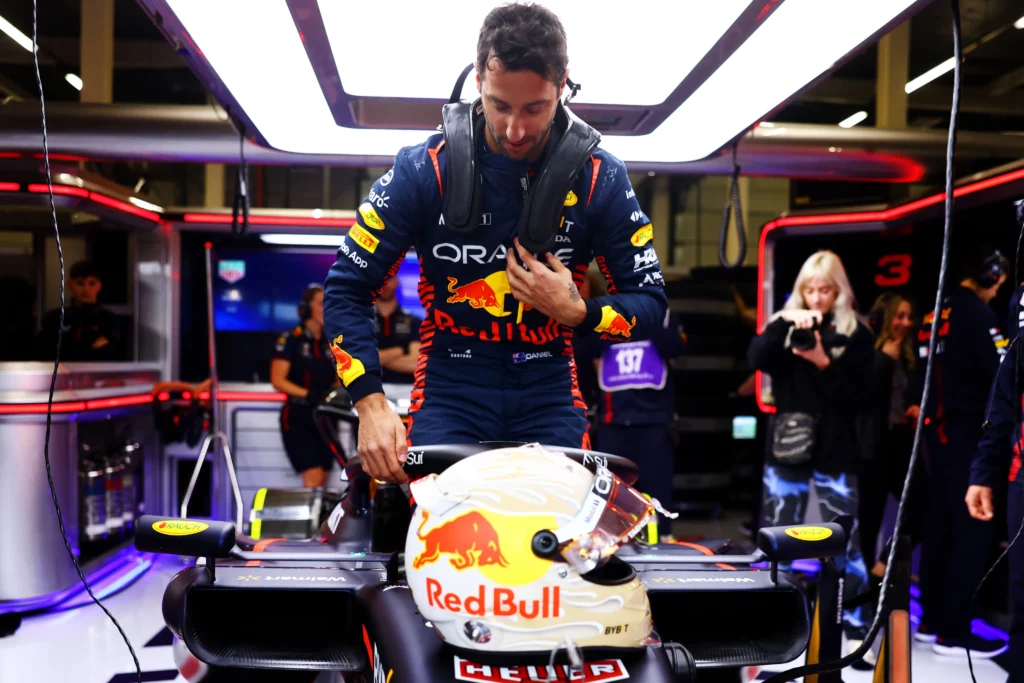Ricciardo prova la Red Bull a Silverstone