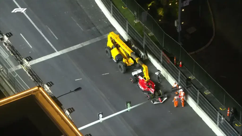 La monoposto di Sainz ferma nelle FP1 a Las Vegas