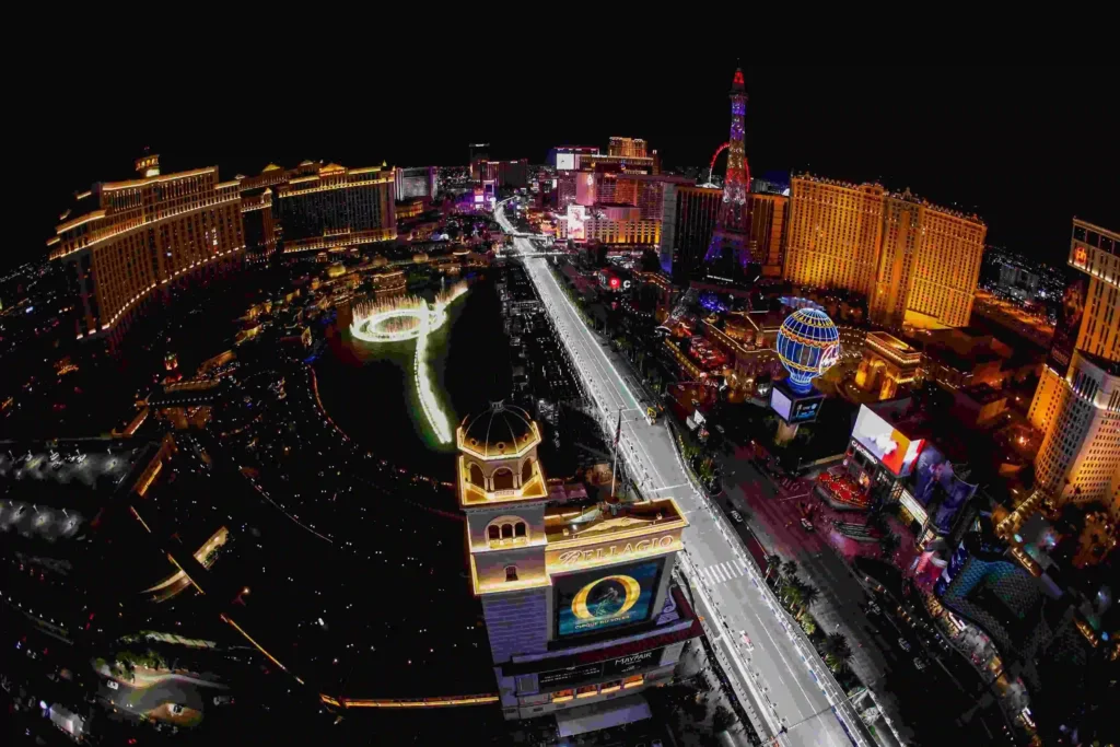 Il nuovissimo cittadino notturno di Las Vegas visto dall'alto 