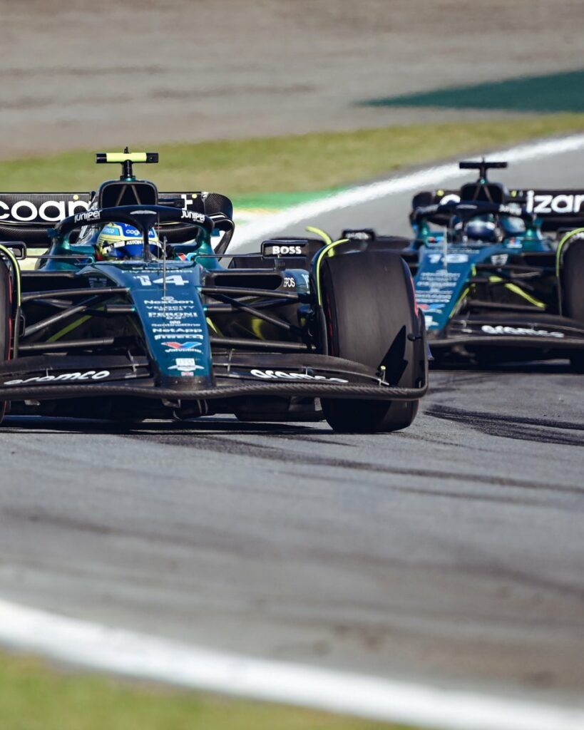 Aston Martin sul podio in Brasile, e se non fosse un caso? Alonso e Stroll sulle monoposto Aston Martin alla fine del secondo settore in Brasile