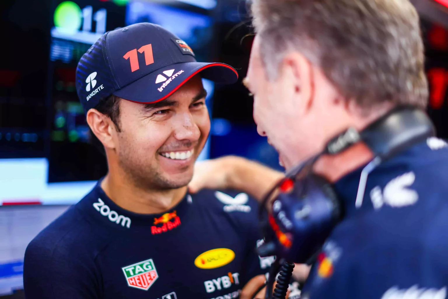 Deciso il futuro di Perez: resta in Red Bull Sergio Perez e Christian Horner nel box nel weekend del GP del Brasile