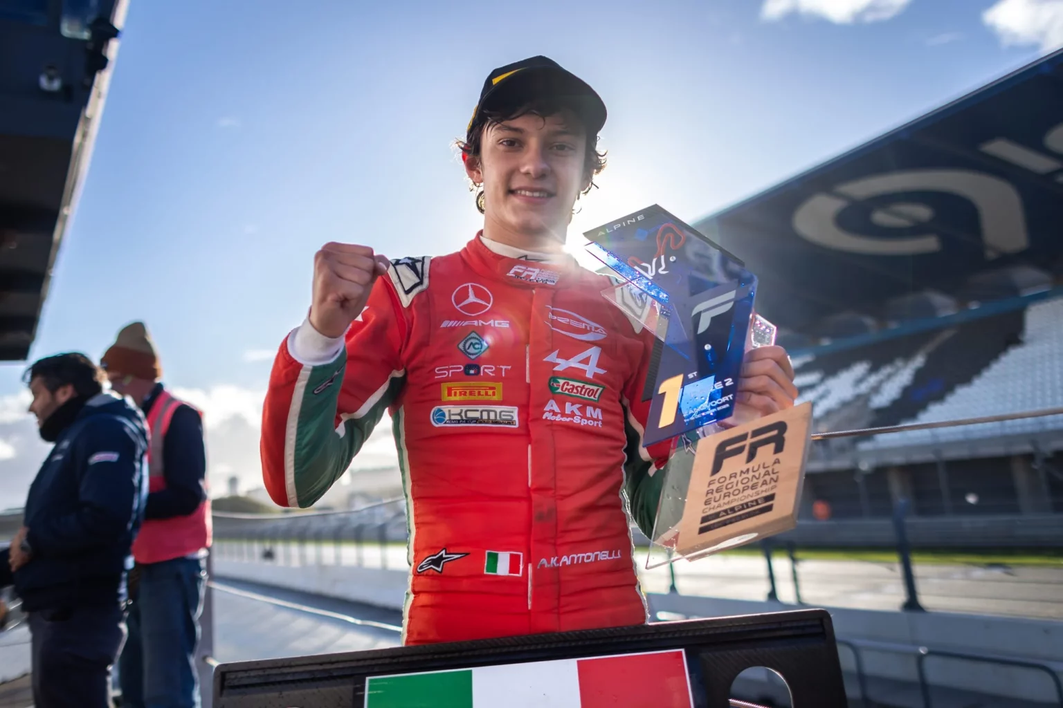 Toto Wolff: “Kimi Antonelli? Ragazzo dal gran talento, tempo e la F1 arriverà.” Kimi Antonelli nel paddock