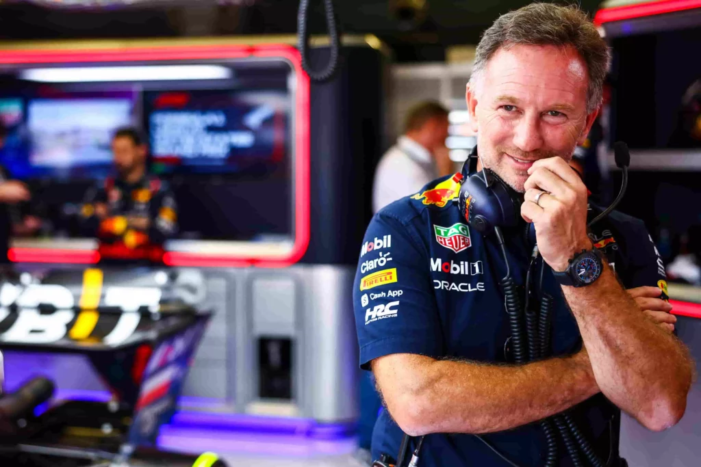 Il team principal Red Bull Horner ai box durante il GP degli USA