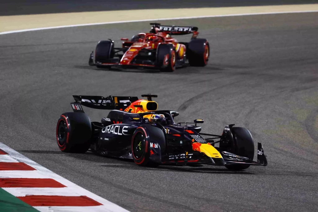 Max Verstappen in pista durante il GP del Bahrain