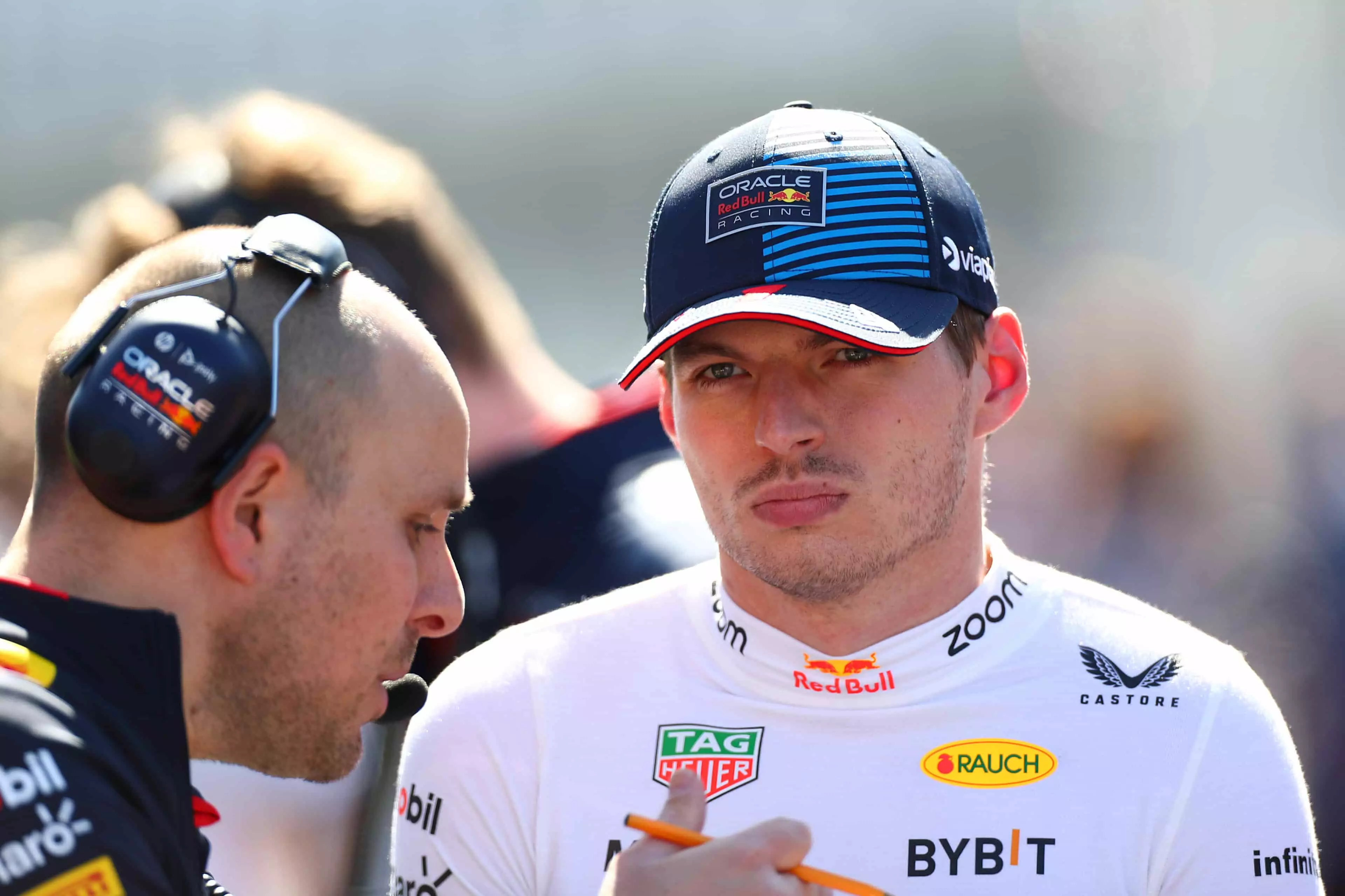 Max Verstappen discusses with Lambiase before the start of the Australian GP