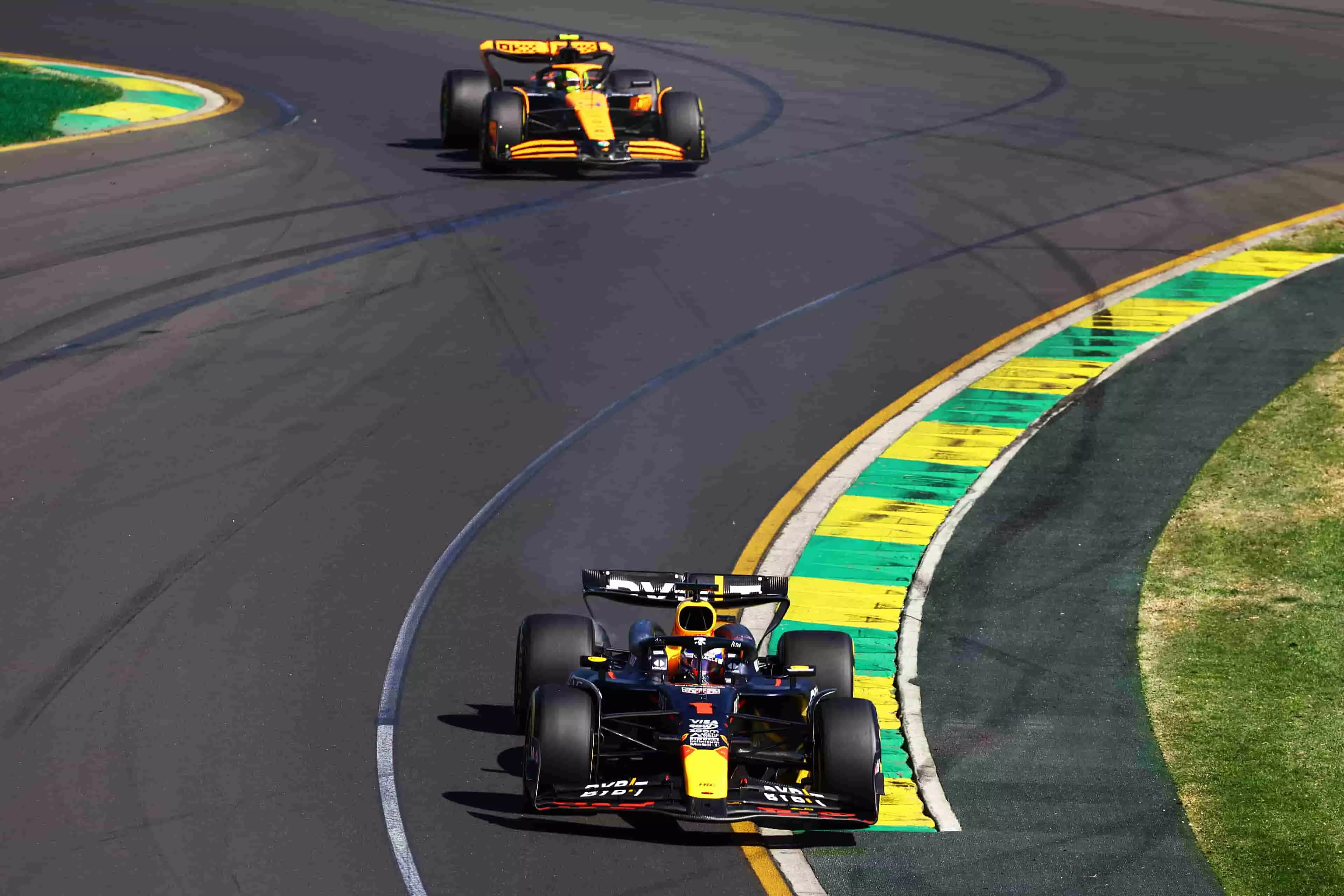 Verstappen in pista durante il GP d'Australia