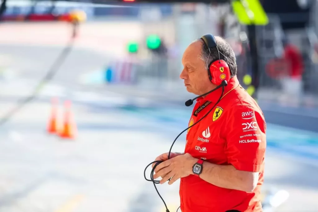 Il team principal della Ferrari Frederic Vasseur in pista durante le libere del GP del Bahrain