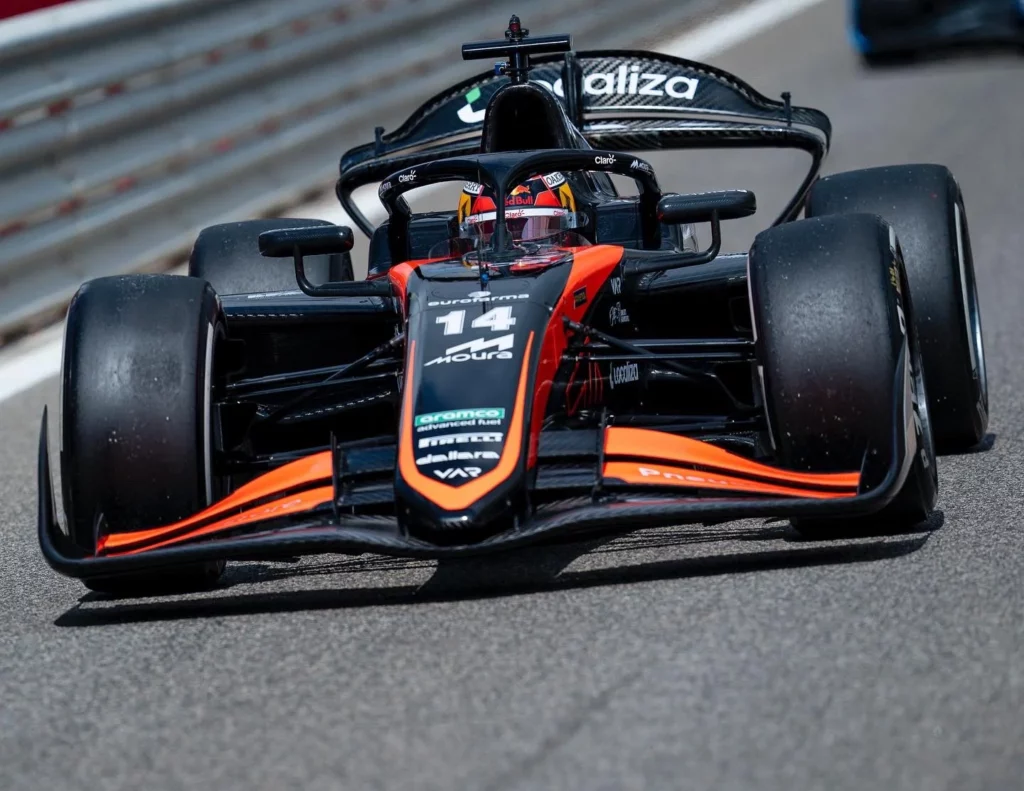 Enzo Fittipaldi vince la Feature Race di Jeddah! | @VanAmersfortRacing