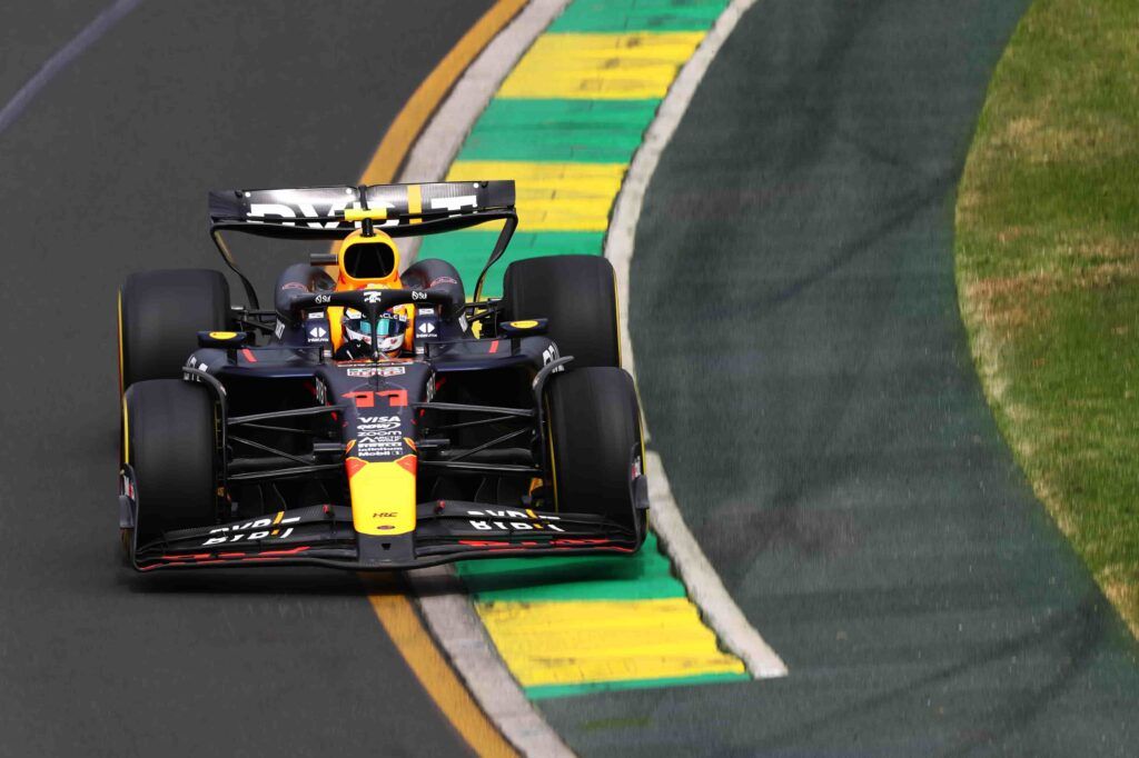 Perez in pista durante le qualifiche del GP d'Australia