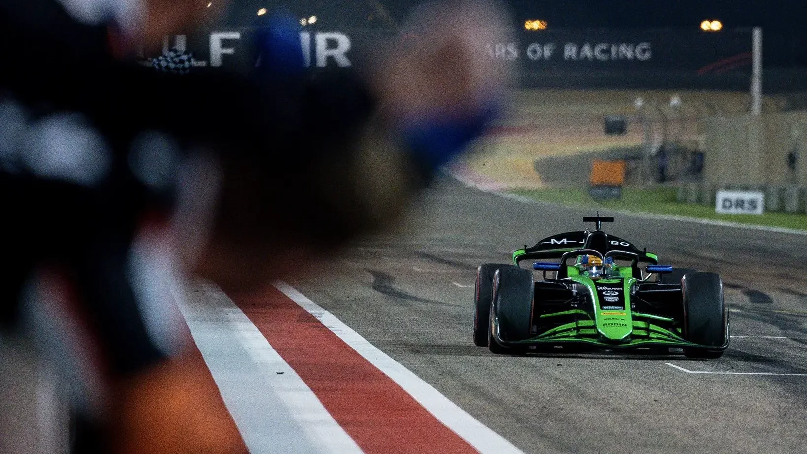 Maloney vince la Feature Race di F2 in Bahrain