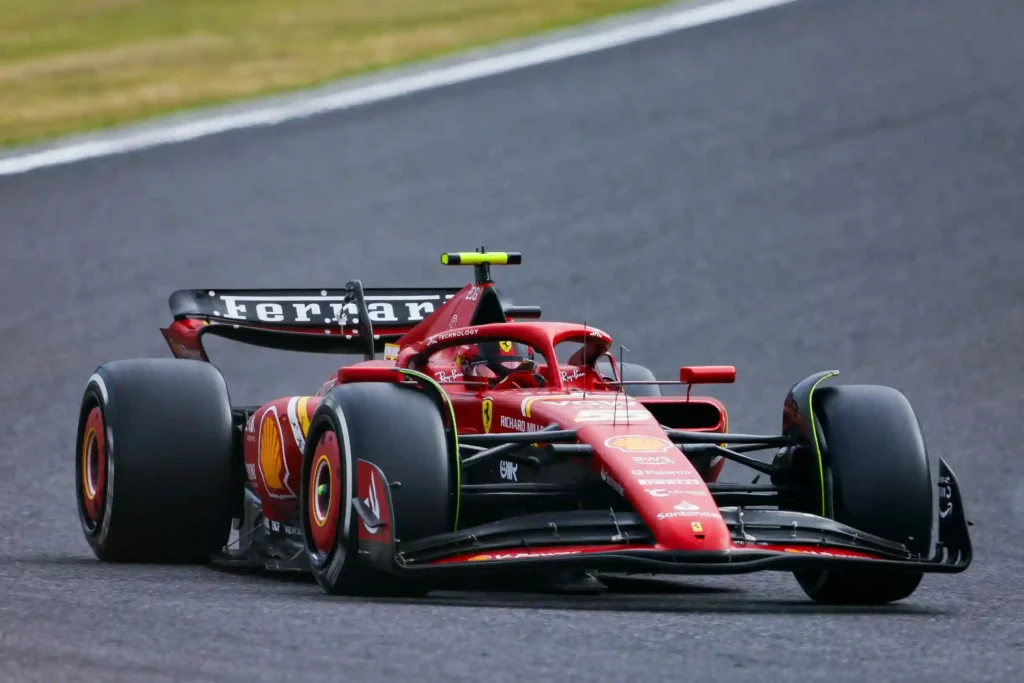 Carlos Sainz in pista al Gran Premio del Giappone