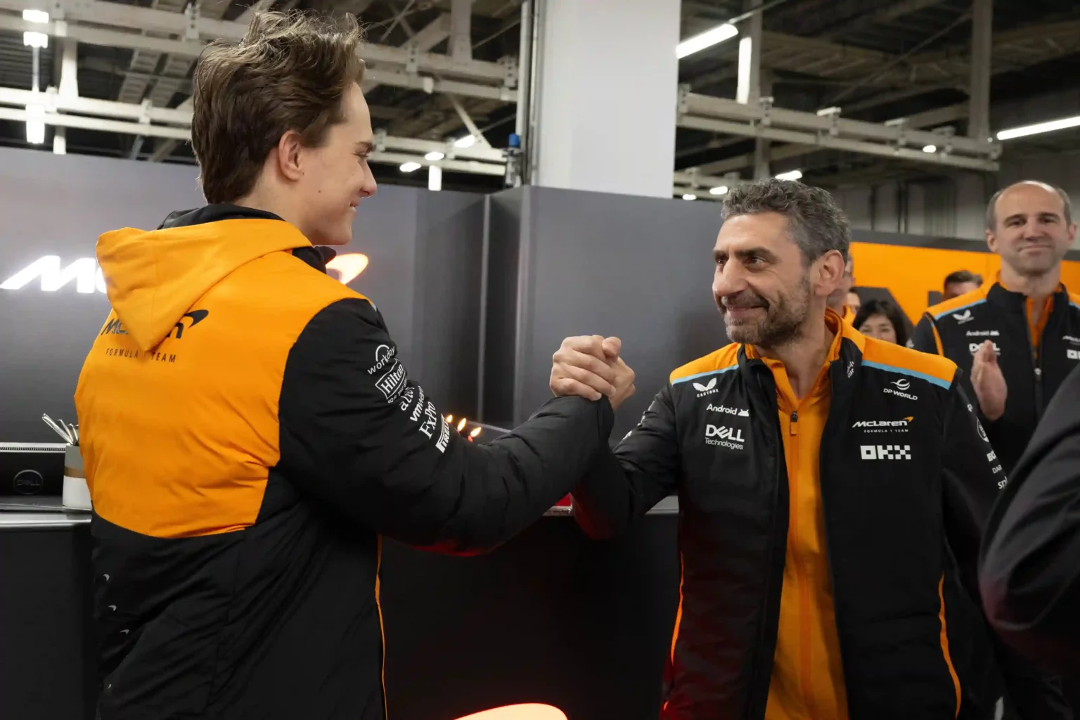 McLaren sogna il podio con gli sviluppi: “Ferrari non lontana” Andrea Stella e Oscar Piastri