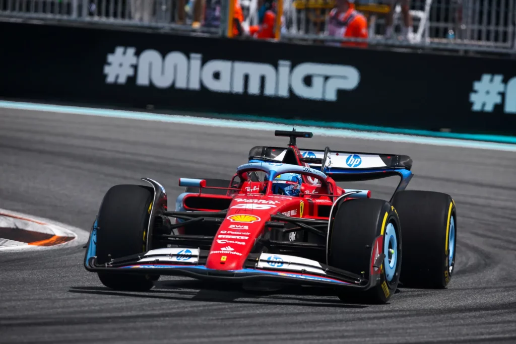 Leclerc in pista durante le qualifiche del GP di Miami