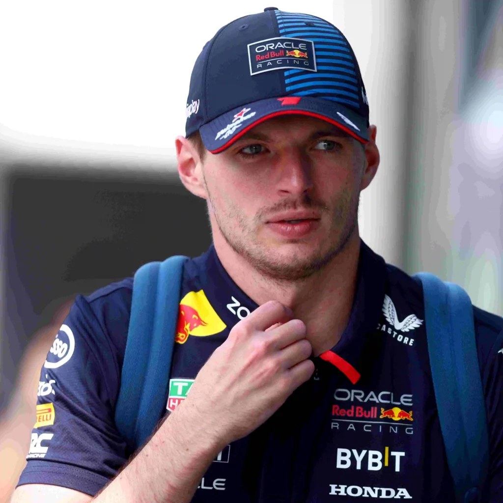 Max Verstappen ai box di Monaco