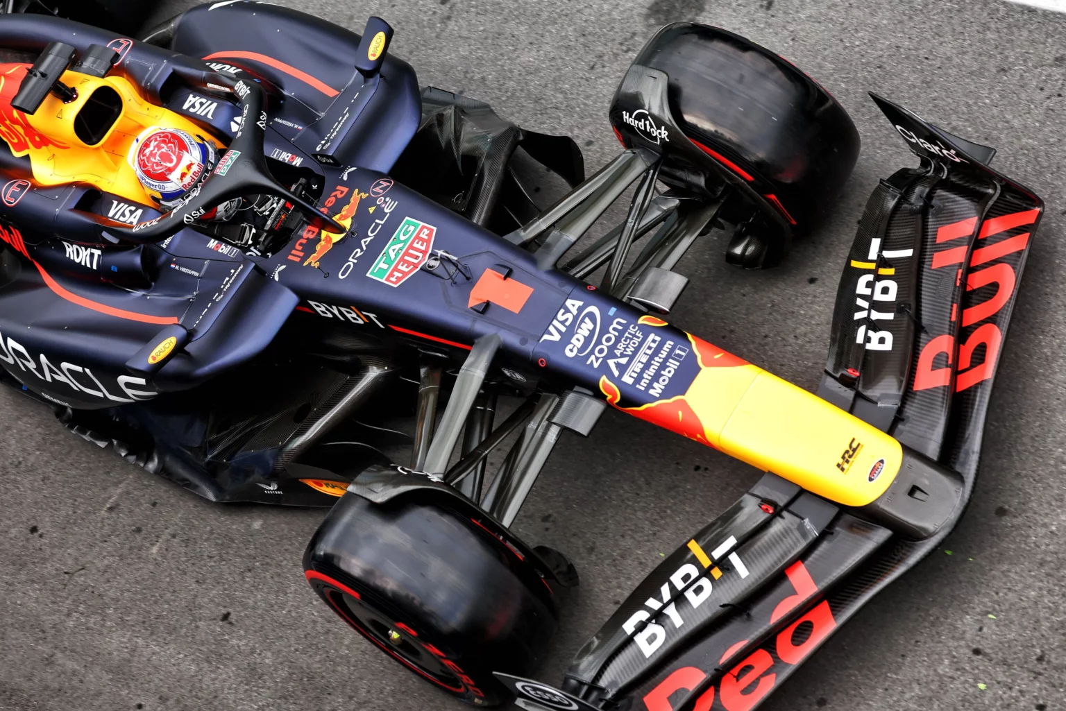 Verstappen in azione durante le qualifiche in Canada