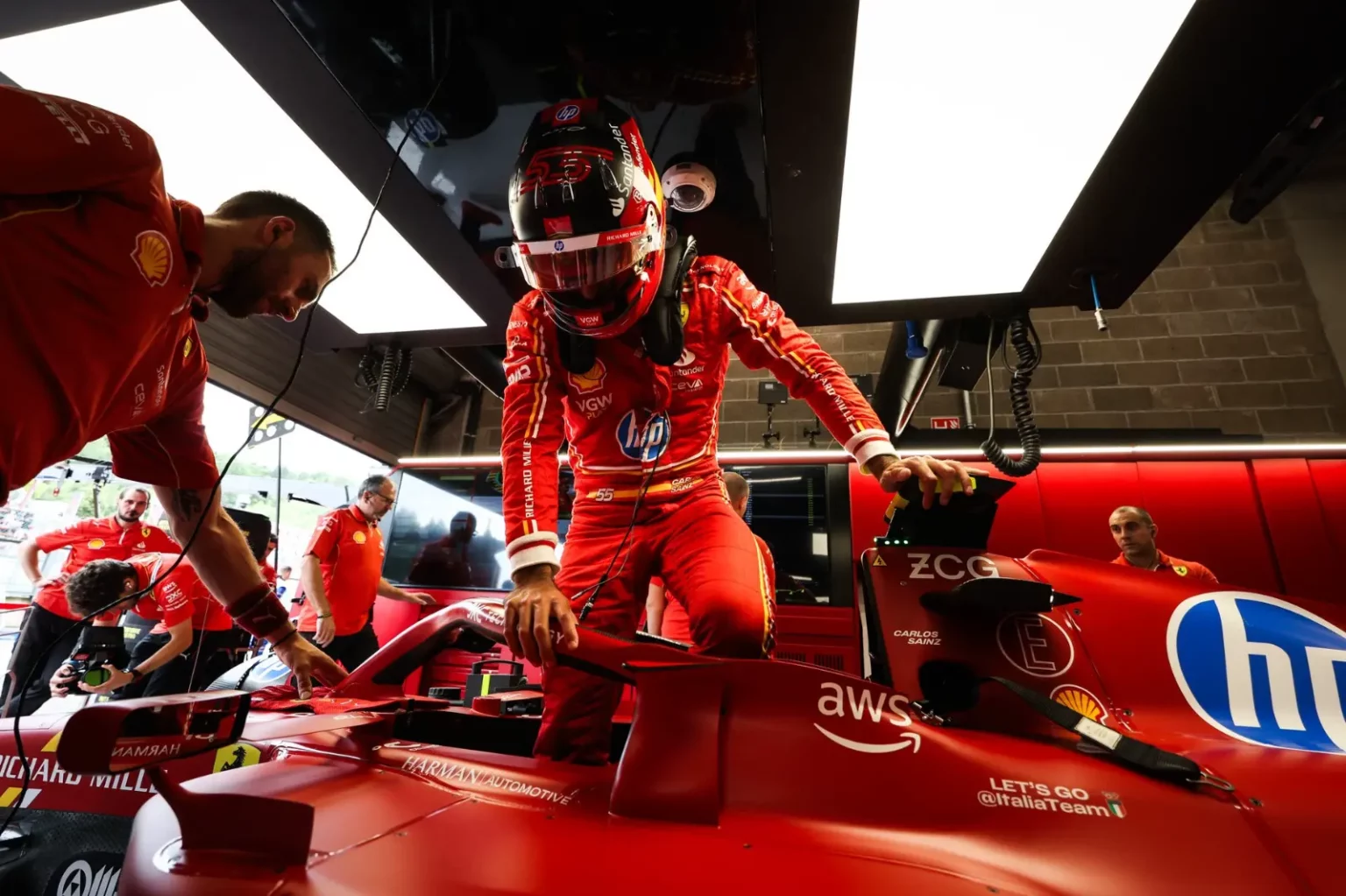 Sainz dopo le libere in Belgio: “Fiducioso sul passo gara” Carlos Sainz Ferrari Belgio