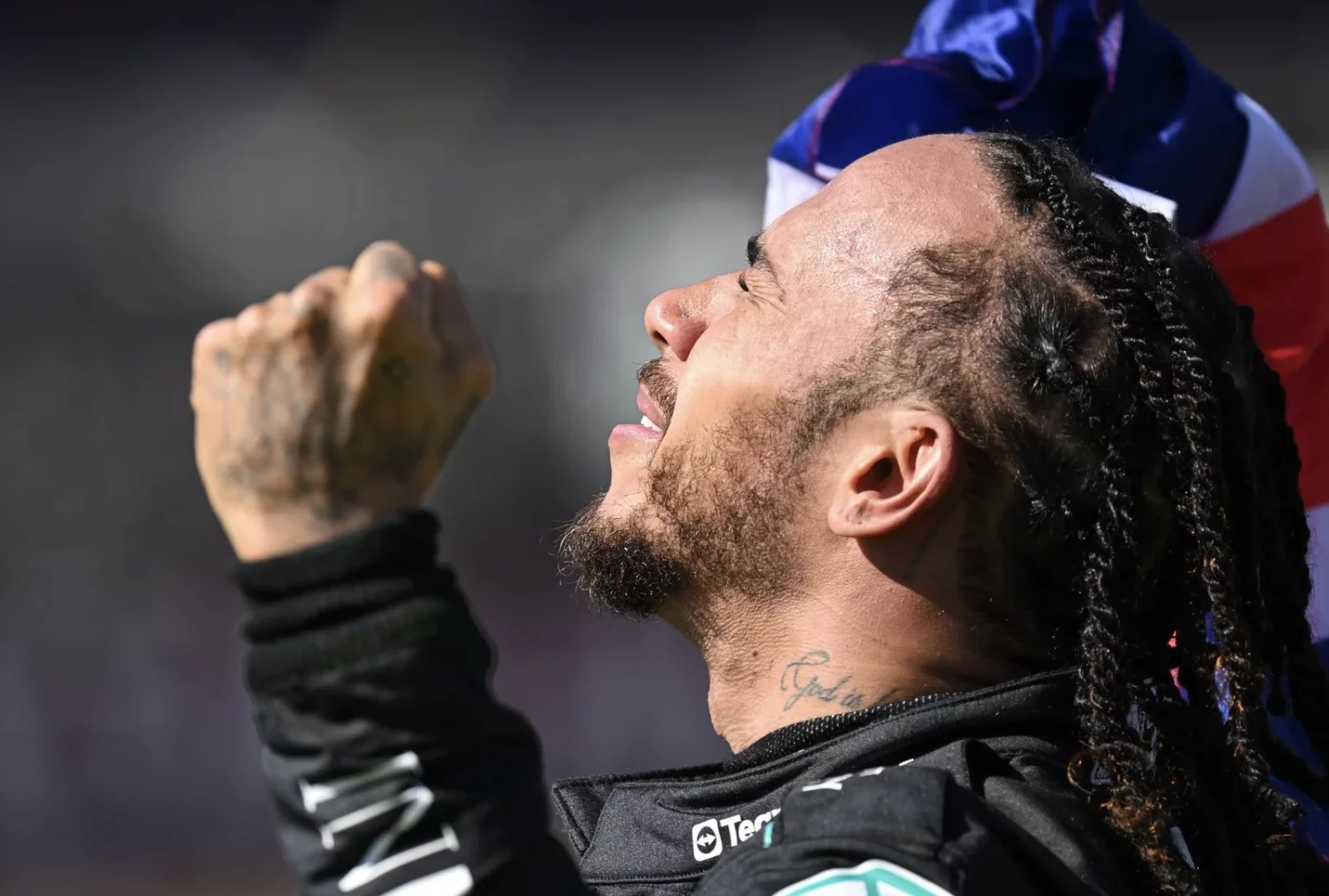 Hamilton riflette sul futuro: “Ho imparato a lottare nelle difficoltà” Lewis Hamilton silverstone