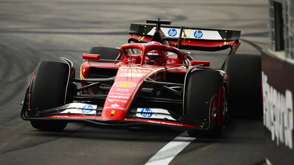 FP1 GP Singapore: Leclerc davanti Norris, terzo Sainz Charles Leclerc FP1 GP Singapore