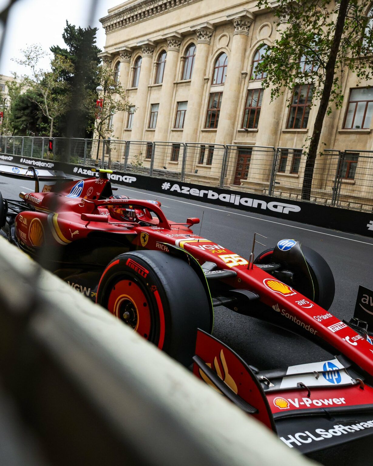 Sainz dopo le qualifiche del GP di Baku: “La doppietta è possibile” Sainz e Leclerc Baku 2024