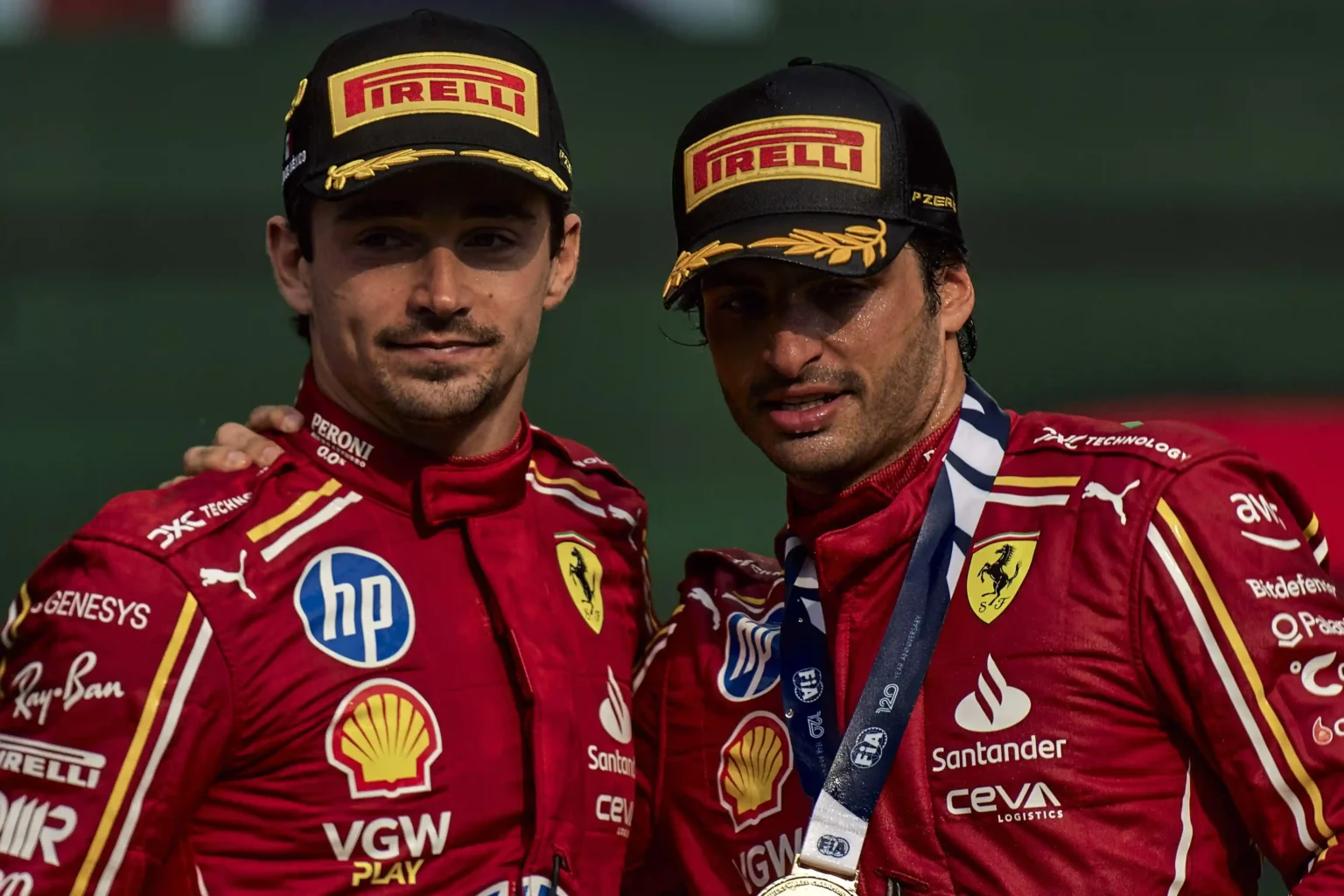 In Ferrari alleati nella corsa al titolo, Sainz: “Ci carichiamo a vicenda” Carlos Sainz Charles Leclerc Messico titolo