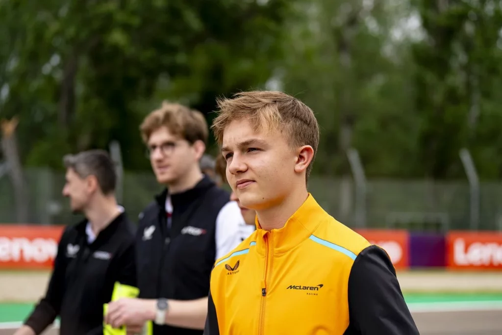 F3 | Martinius Stenshorne resta con Hitech per il 2025 Martinius Stenshorne pilota Hitech nel campionato F3 2025