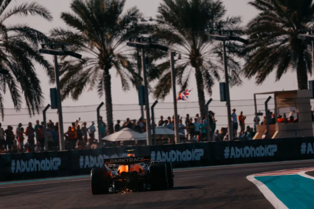 FP3 Abu Dhabi: McLaren dominates, Ferrari lacks brilliance McLaren FP3 Abu Dhabi