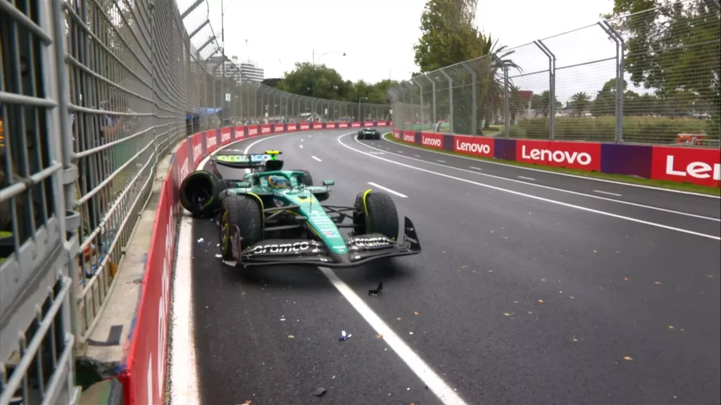 Fernando Alonso a muro nel GP d'Australia