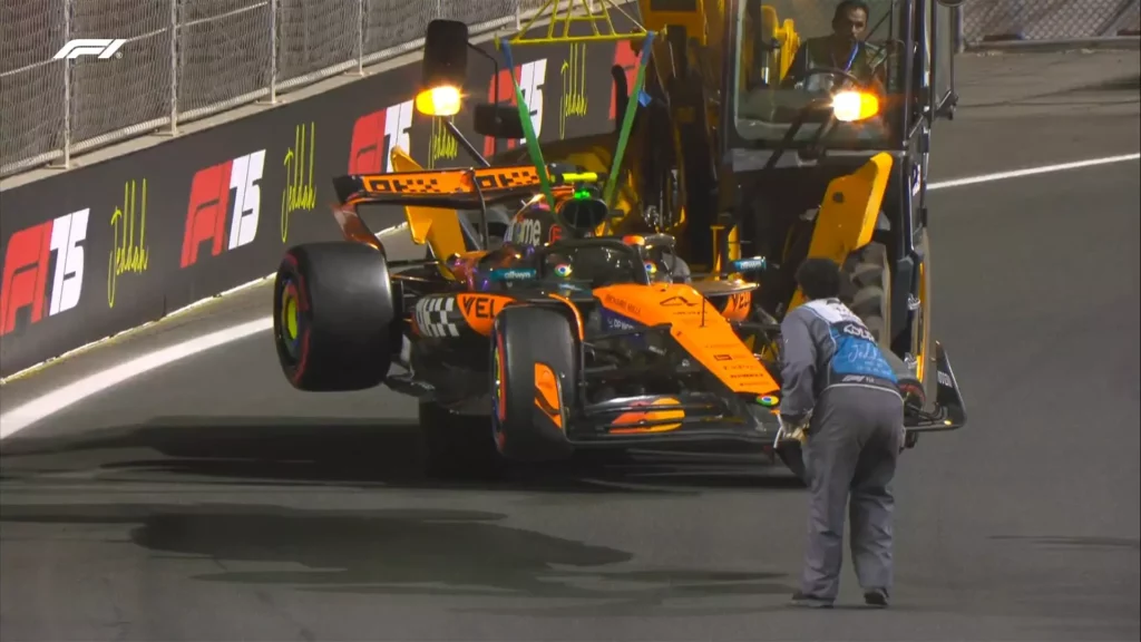 Lando Norris crashes in qualifying at Jeddah