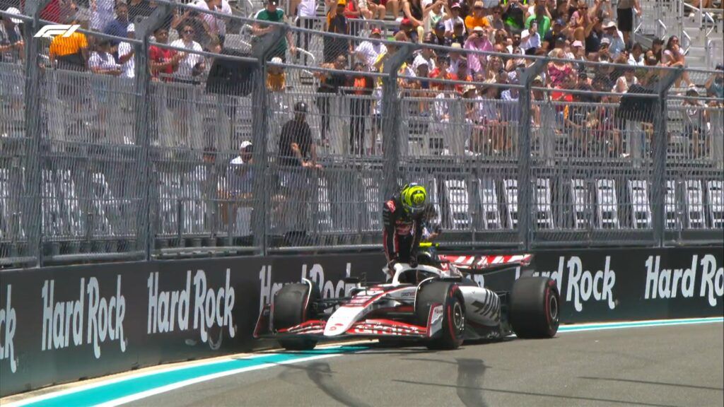 testacoda di Bearman nelle FP1 di Miami