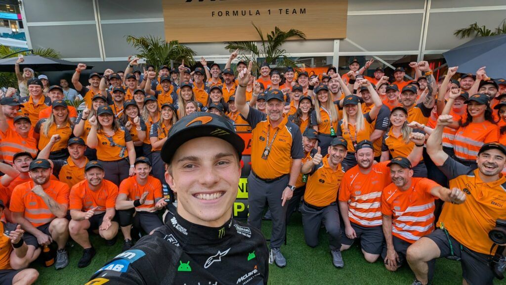 Oscar Piastri dopo la vittoria a Miami (Fonte: McLarenF1 su X)