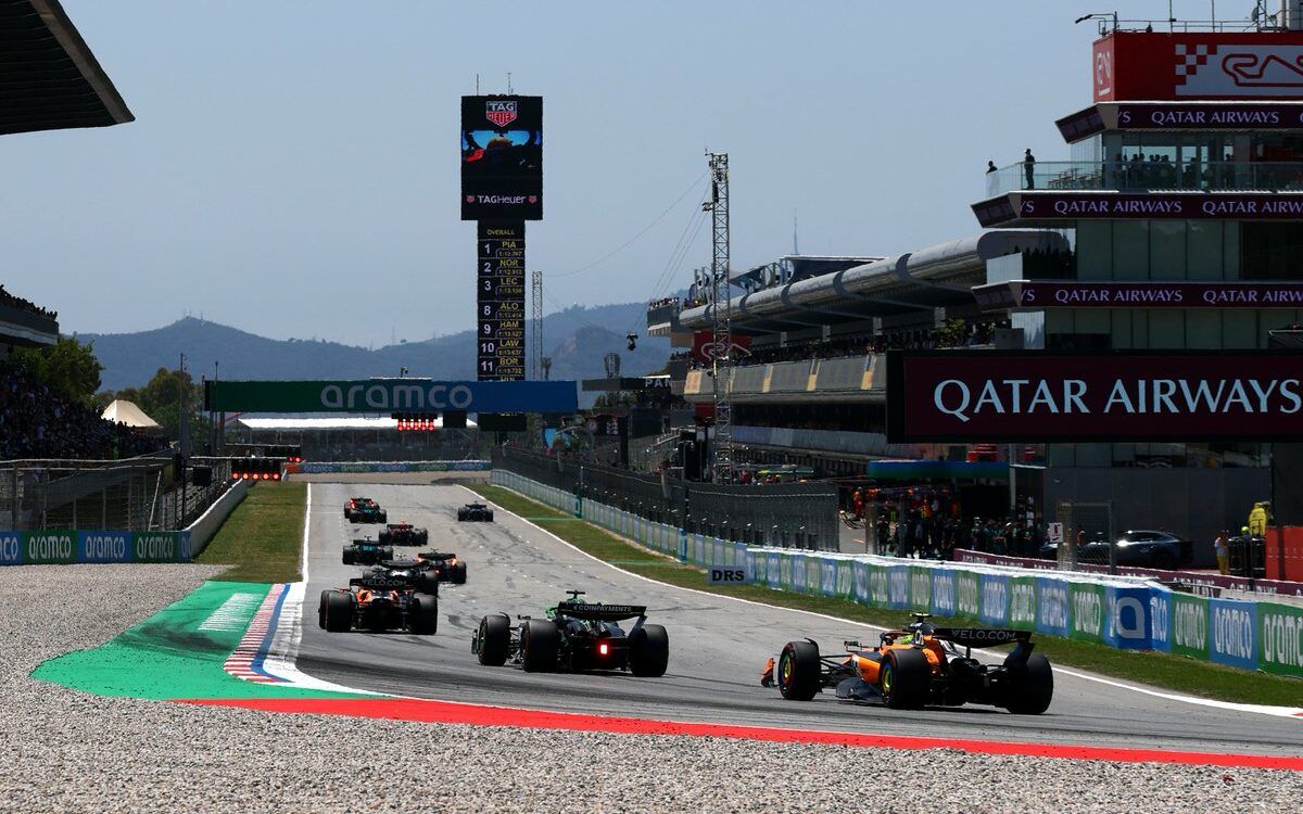 qualifiche GP di Spagna: monoposto che escono dai box