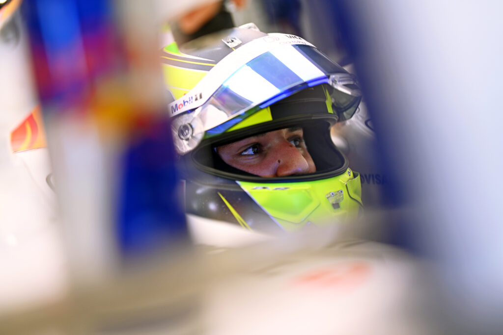 Hadjar concentrato, una delle soprese del Fanta F1: farà bene anche in Spagna?