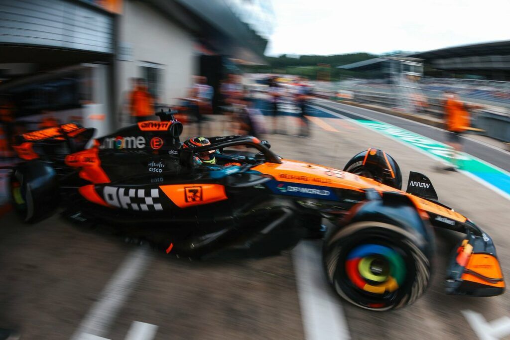 McLaren su un altro pianeta nelle FP2