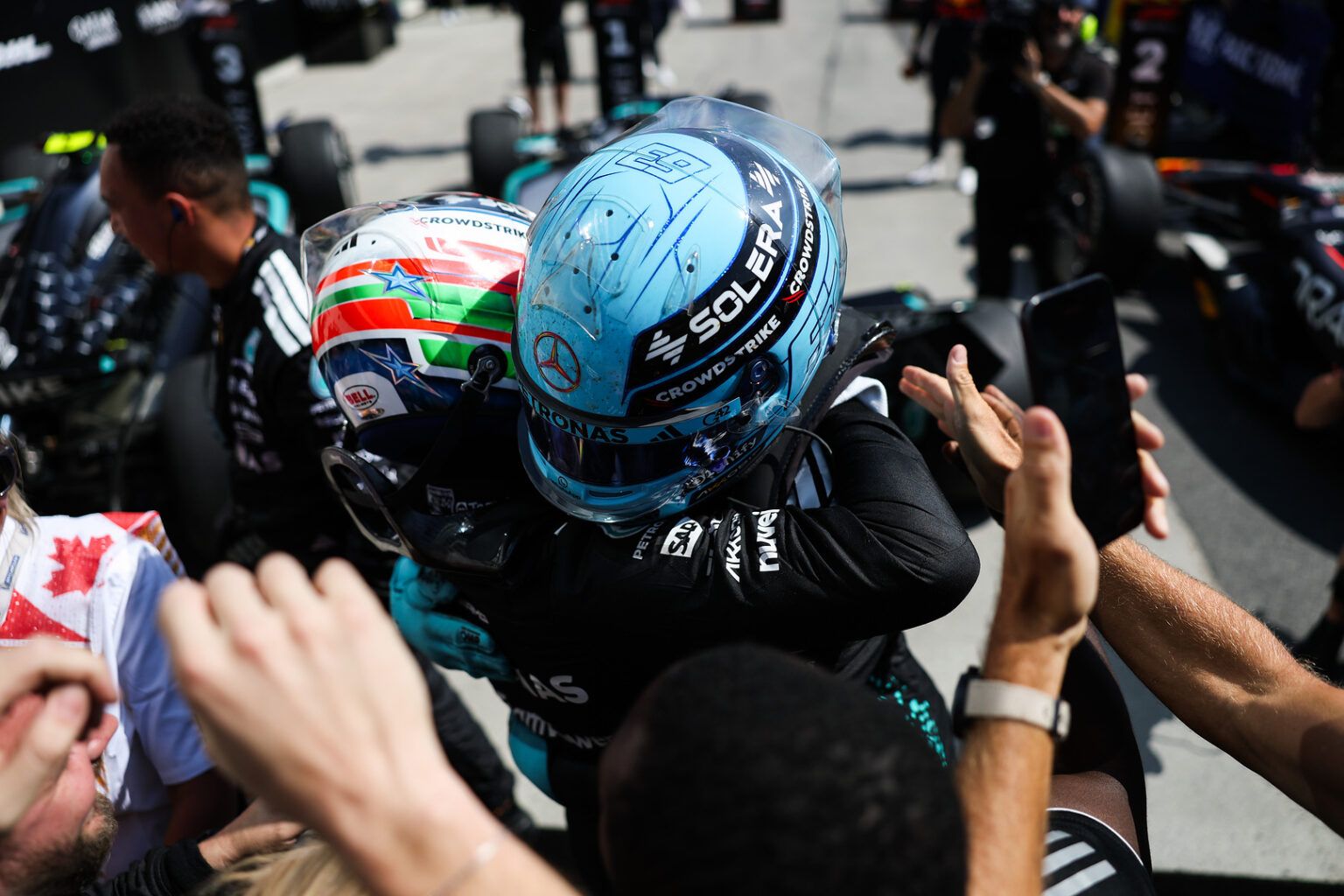 Fanta F1: chi sale e chi scende dopo il GP del Canada Antonelli e Russell festeggiano dopo il GP del Canada (