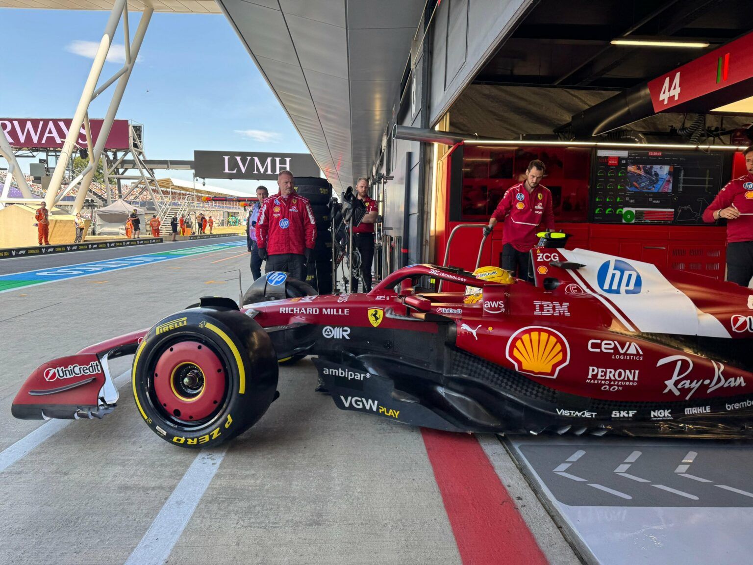 FP1 a Silverstone | Il più veloce è il padrone di casa: Sir Lewis Hamilton Hamilton il più veloce nelle FP1 a Silverstone
