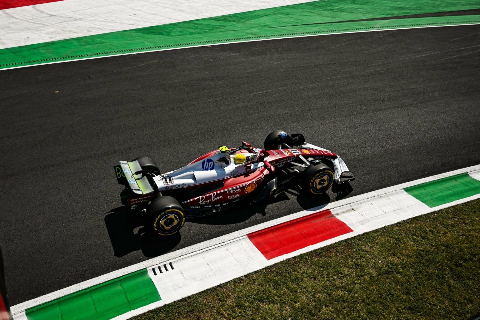 GP d’Italia | FP1: inizia il weekend a Monza con una doppietta Ferrari Lewis Hamilton si prende le FP1 del GP d'Italia (Fonte X: Scuderia Ferrari HP)