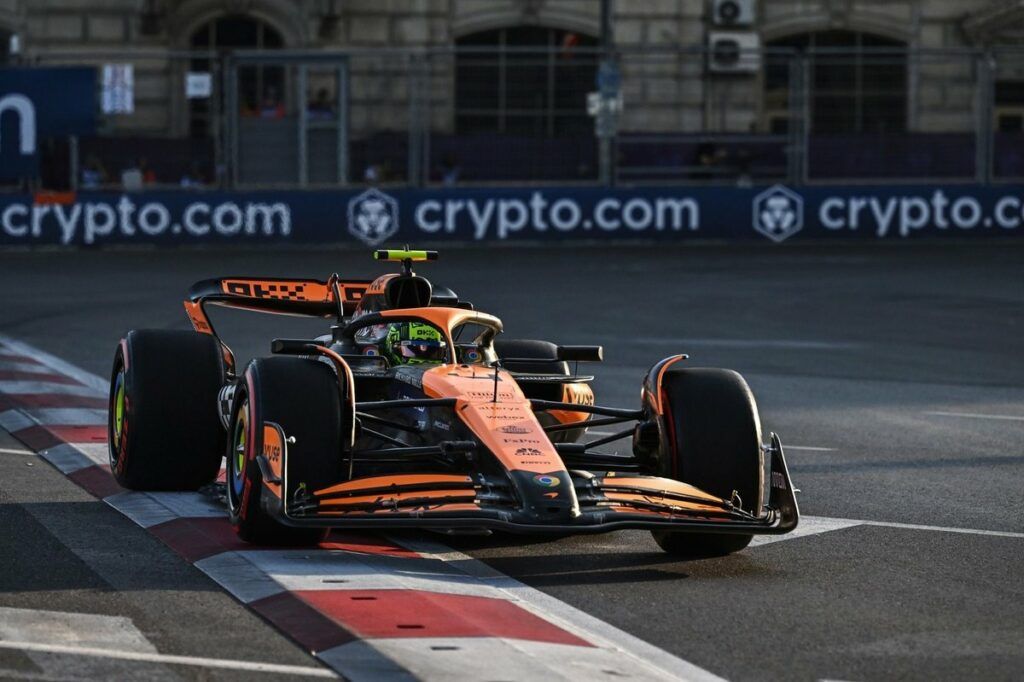 GP di Baku | FP1: Inizia il weekend azero con Lando Norris in testa Lando Norris in pista durante le FP1 a Baku (Fonte: X)