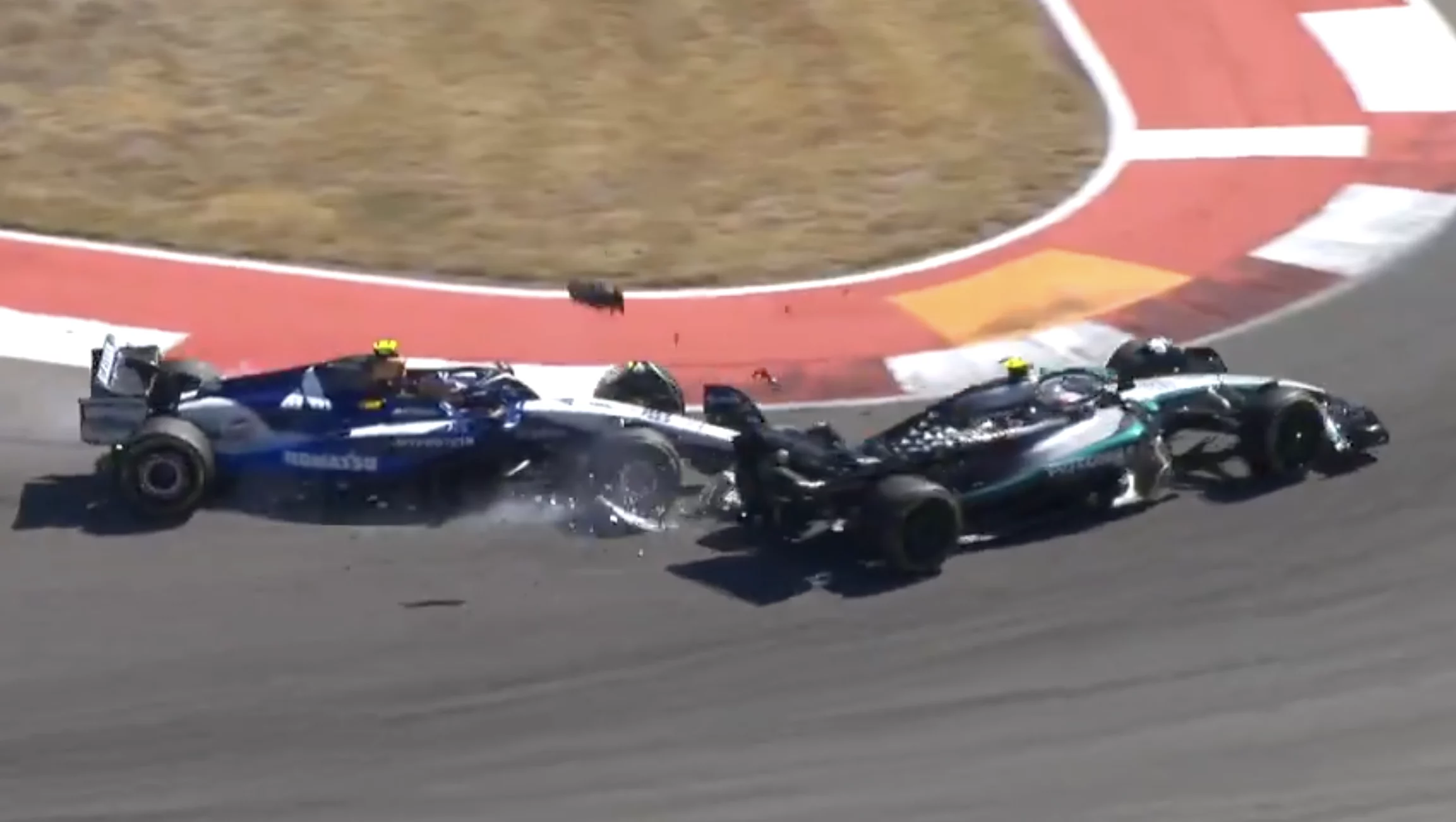 incidente tra Sainz e Antonelli all'inizio della gara del GP di Austin