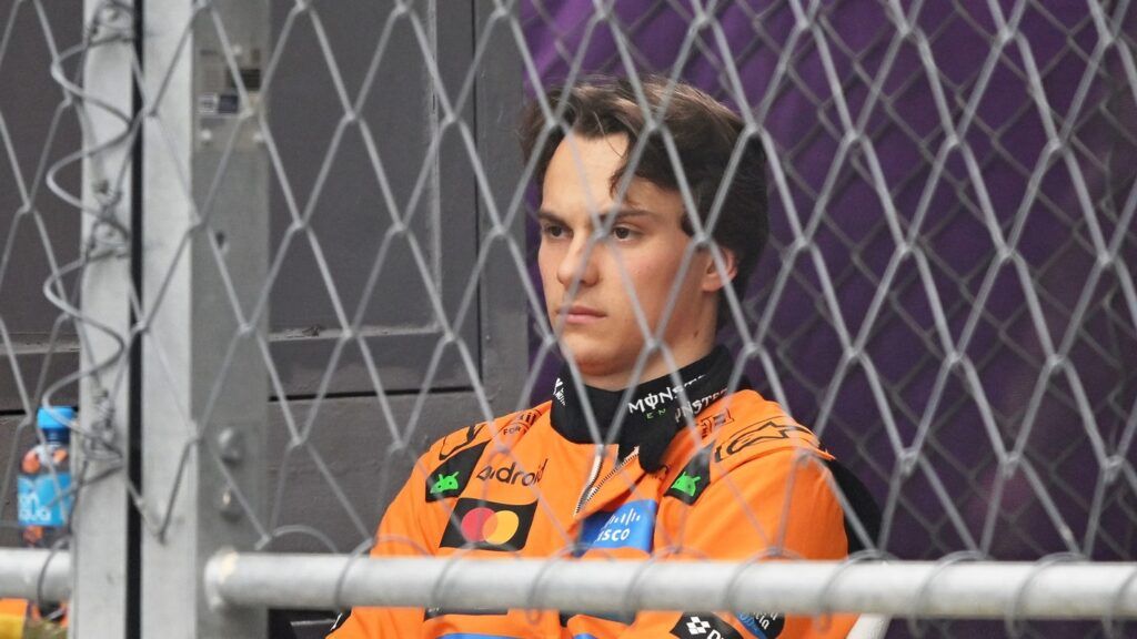 The Piastri Collapse: Anatomy of a Foretold Crisis F1 2025 title plates