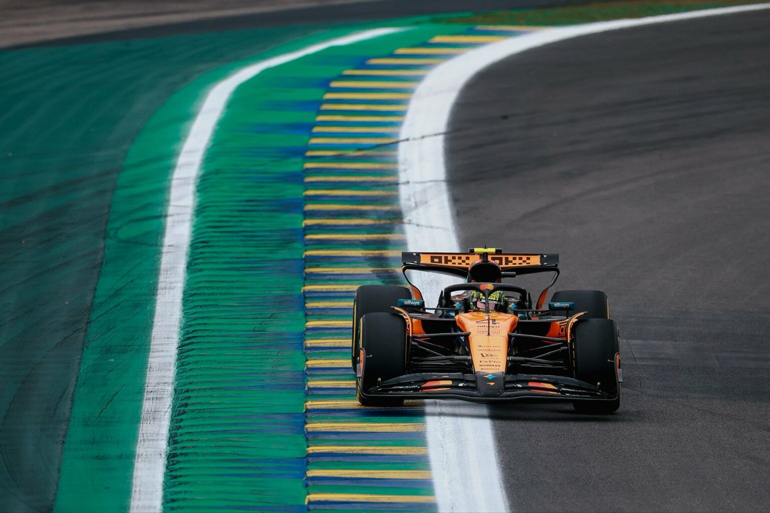 Sprint GP Brasile | Vince Lando Norris davanti ad Antonelli e Russell Norris vince la gara Sprint in Brasile (Fonte X: McLarenF1)