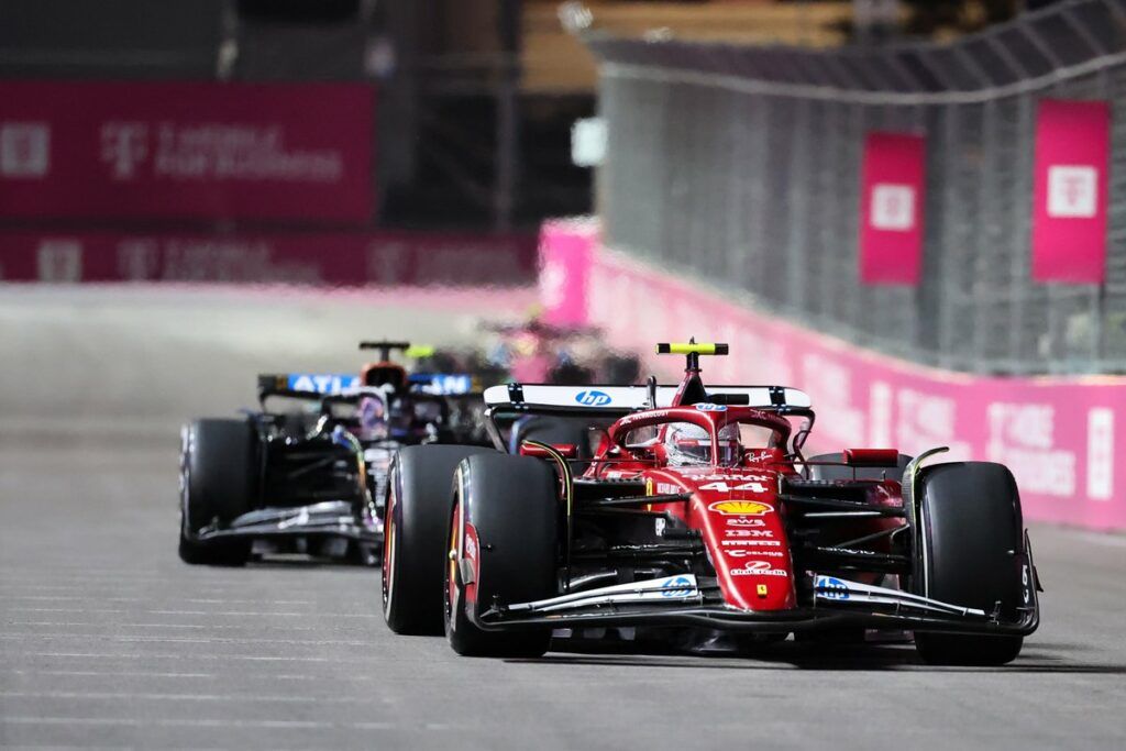 Hamilton recupera 7 posizioni nel primo giro del GP di Las Vegas