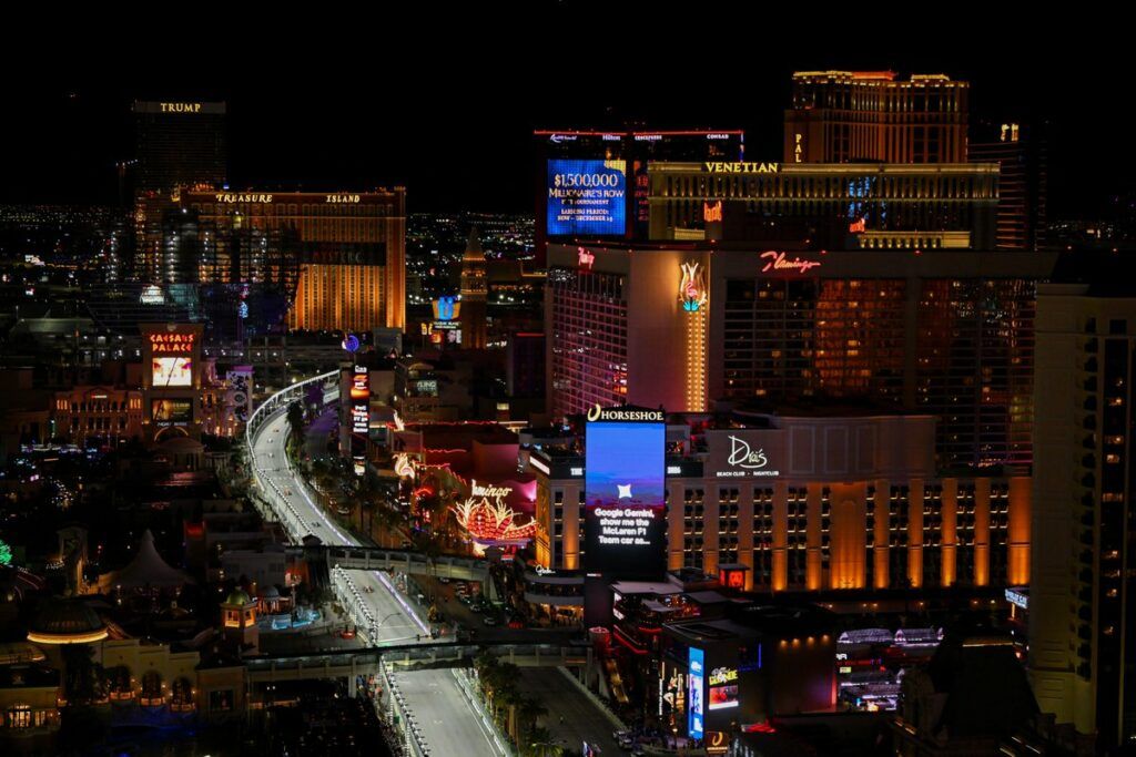 GP Las Vegas | Gara: trionfa Verstappen davanti a Norris